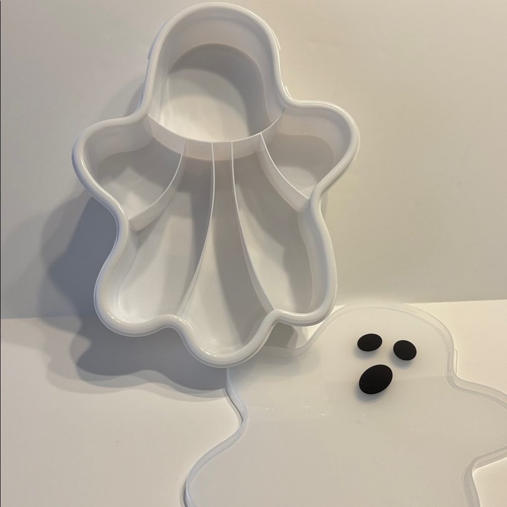 CWC Figural Ghost Halloween Snackle Box - Picture 12 of 13